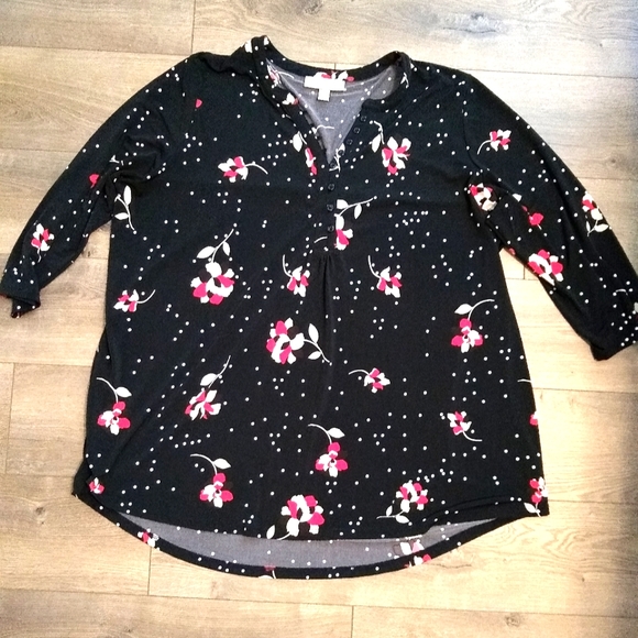 18/20 Woman Within Black and Red Floral Blouse - Picture 1 of 8